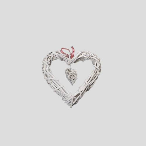 Charming Straw Heart Garden Decoration – 14 cm